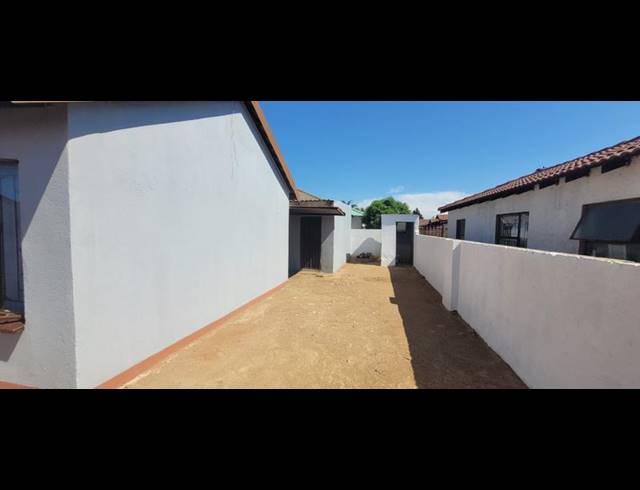 2 BEDROOM HOUSE FOR SALE IN SOSHANGUVE XX